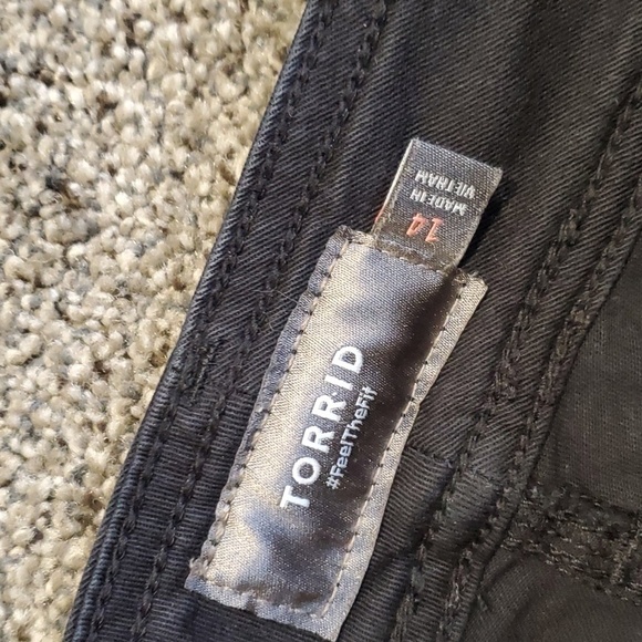 Torrid Women FeelThefil Black Crop Ankle Jeans sz plus 14 - Picture 3 of 10